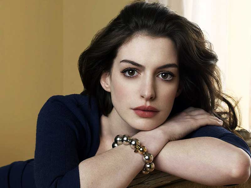anne hathaway